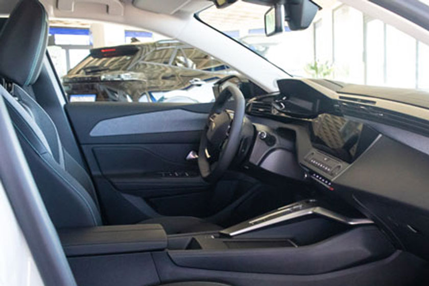 Peugeot 308 Allure BleuHDi 130 EAT8